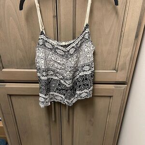 Black and White Patterned Women's Crop Top